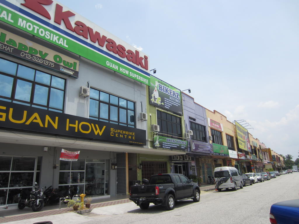 Hotel Happy Owl Ipoh Esterno foto